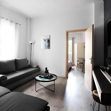 Apartment In The Heart Of The City Солун Екстериор снимка