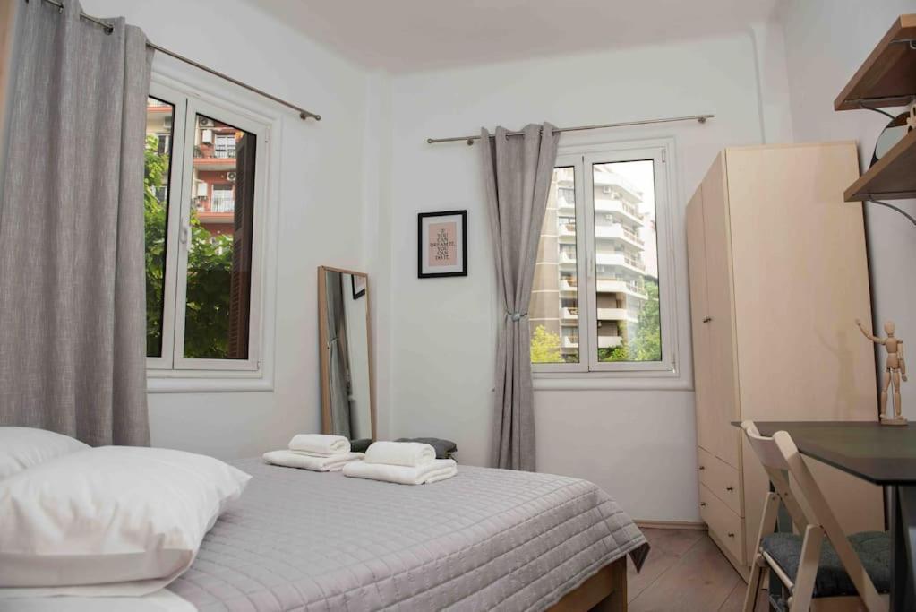 Apartment In The Heart Of The City Солун Екстериор снимка